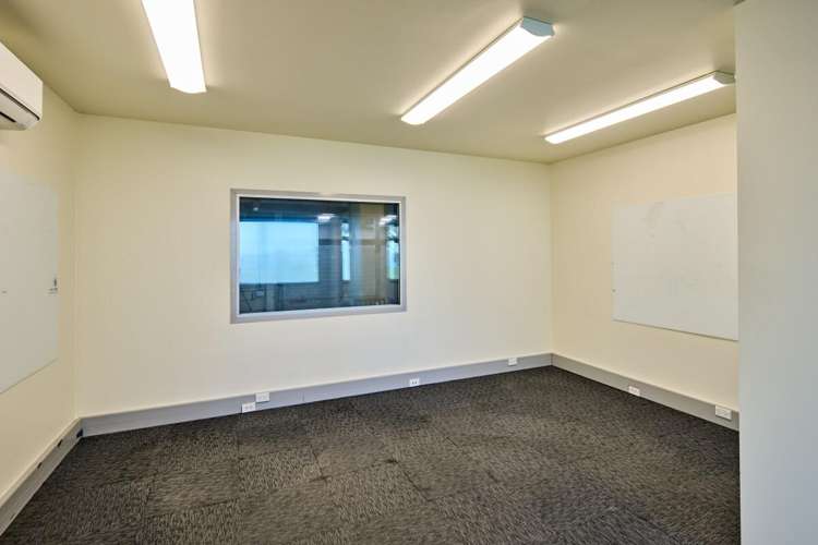 17-18 Marine Parade Petone_13