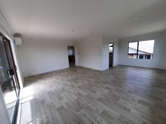 32 Hadley Wood Drive Wattle Downs_3