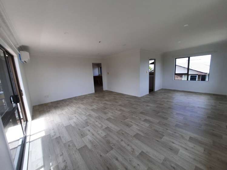 32 Hadley Wood Drive Wattle Downs_3