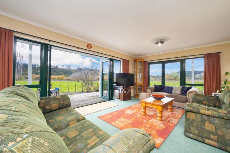 1421 Pohangina Valley East Road Pohangina Valley_8