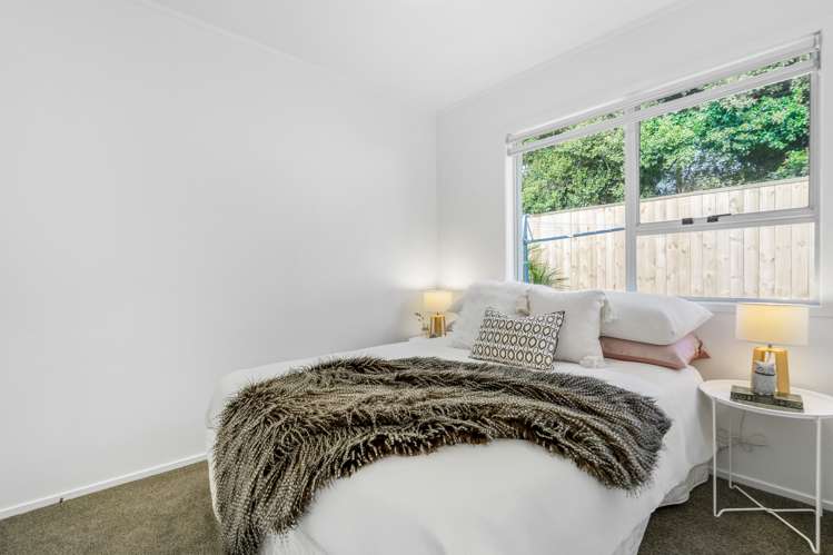 2/6 Oruamo Place Beach Haven_11