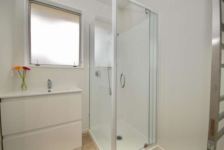 1/17 Athena Drive Totara Vale_5