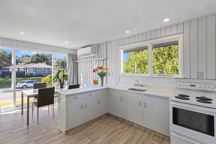 37 Kathleen Crescent Hornby_5