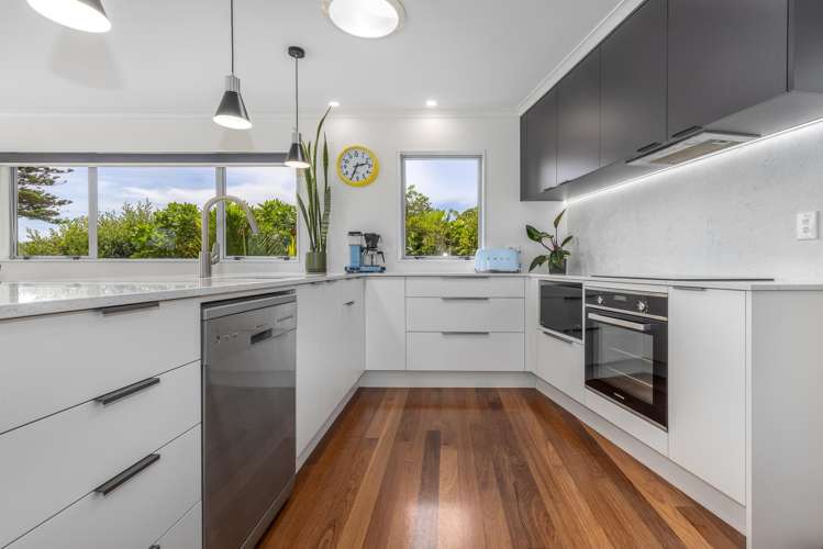 59 The Esplanade Raumati South_3