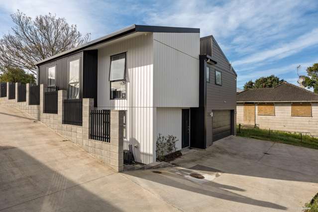 Buyer spends $4m on Glen Innes dump and the new-build next door