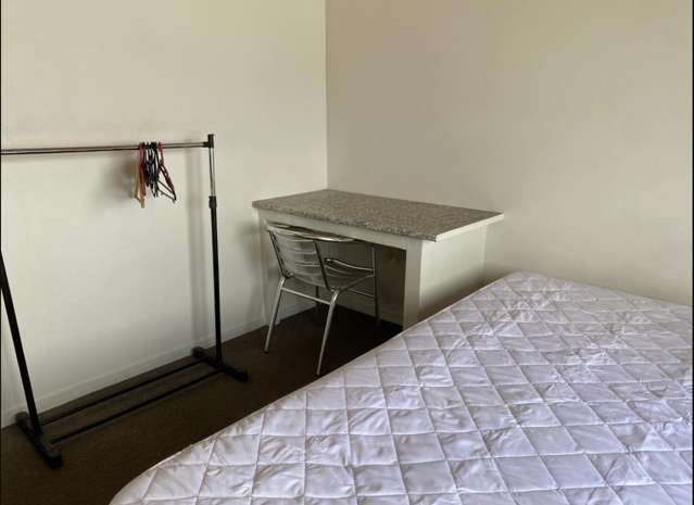 147 Dowse Drive 1306_1