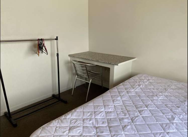147 Dowse Drive 1306_1