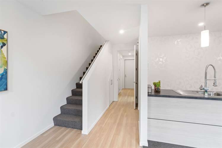 2/670 Ferry Road Woolston_8