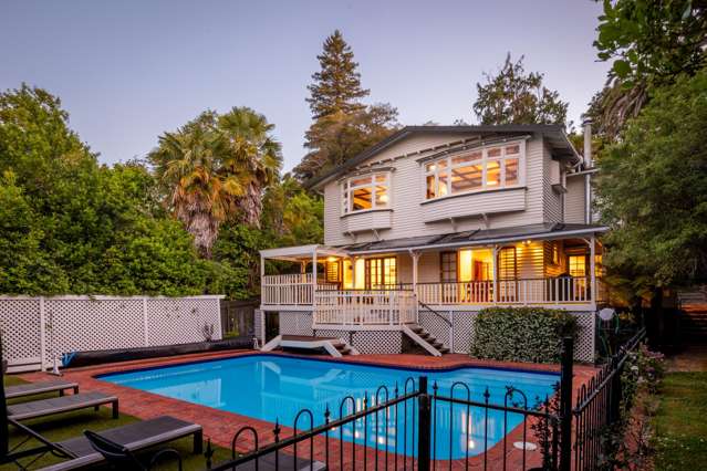 Elegant Family Oasis – Seclusion, Style & Serenity