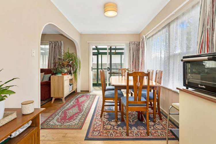 38 Tennyson Crescent Stoke_3