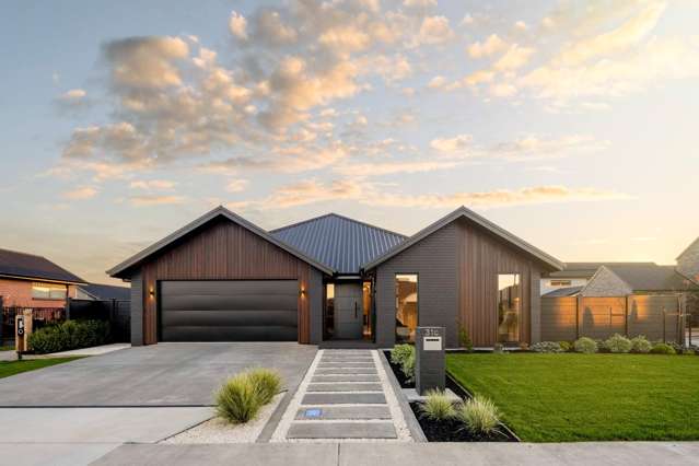 Elegant eco retreat, enjoy poolside bliss!