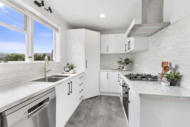 36 Larsen Crescent Tawa_2