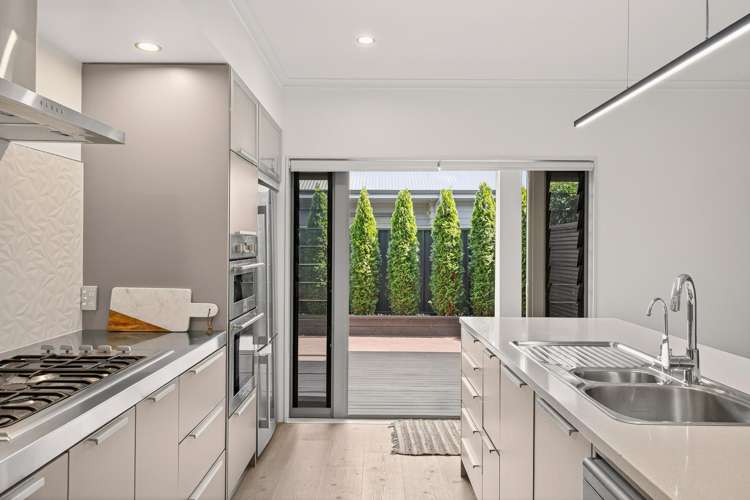 3 Pohutukawa Grove Lytton West_6