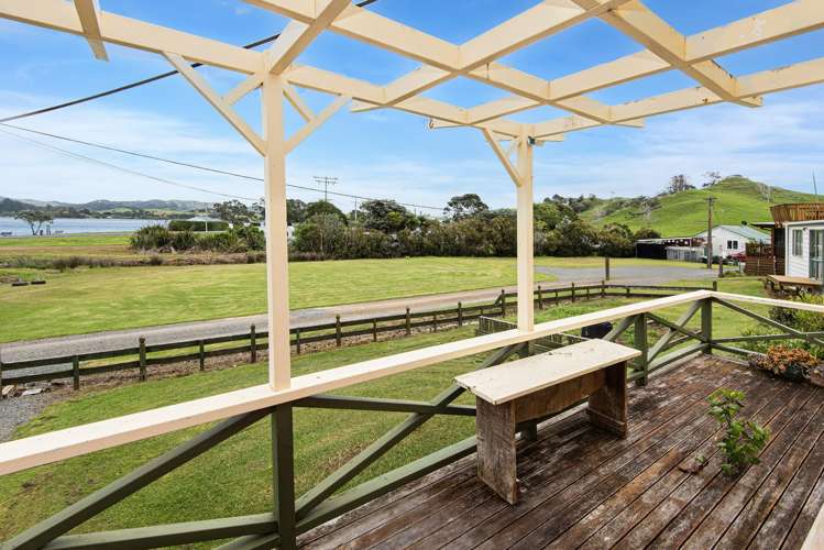 8 Hugh Barron Way Whananaki_5