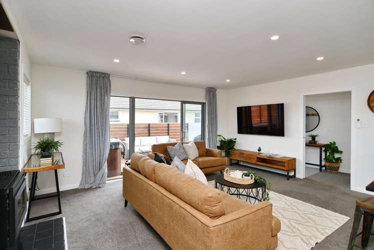 25 Dunstan Crescent Hornby_12