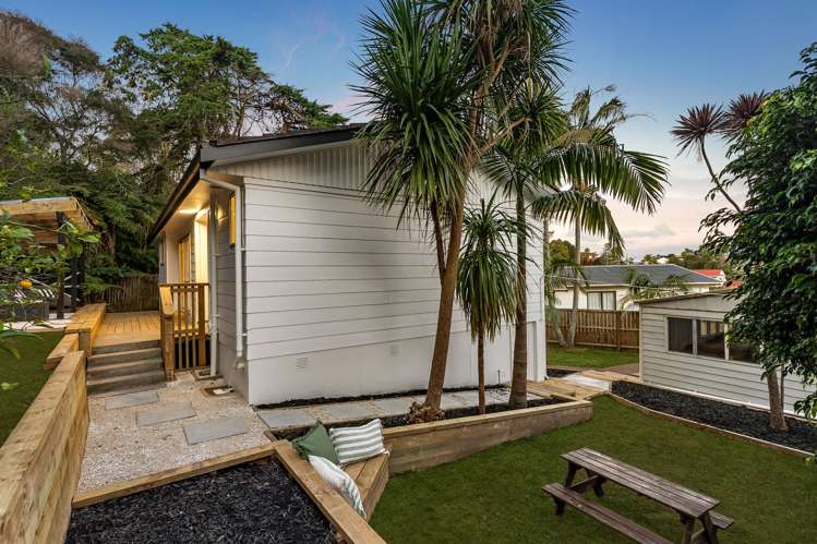 1/7 Branston Avenue Browns Bay_12