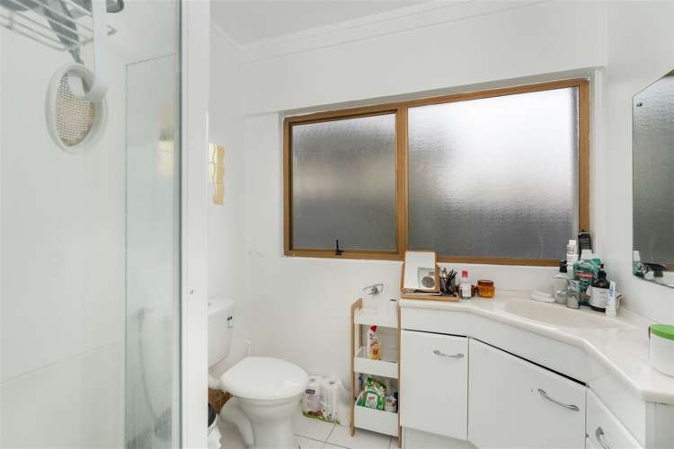 4 Roberts Road Te Atatu South_14