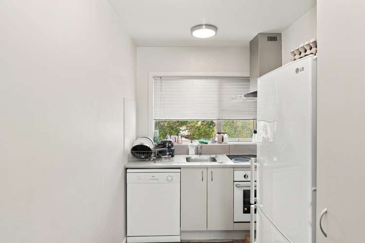 1-5/2 Douglas Street Lincoln_17