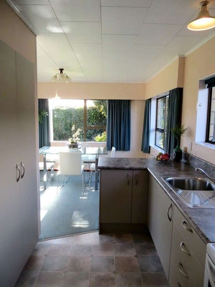 2/1 Alyson Place Stoke_6