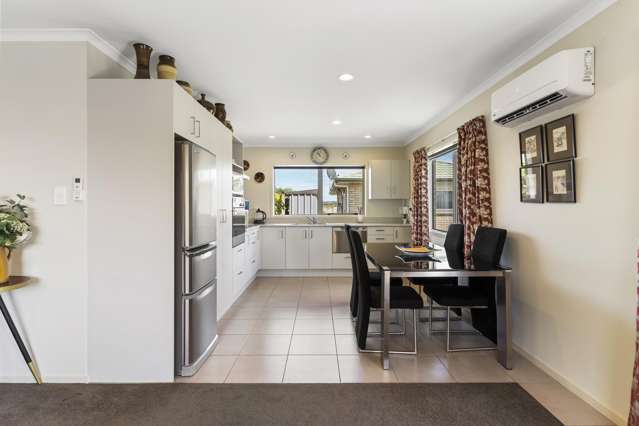 50/8 Village Place Tuakau_3