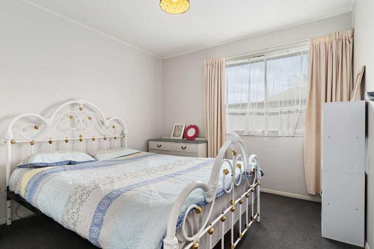 2 Hughan Place Carterton_18
