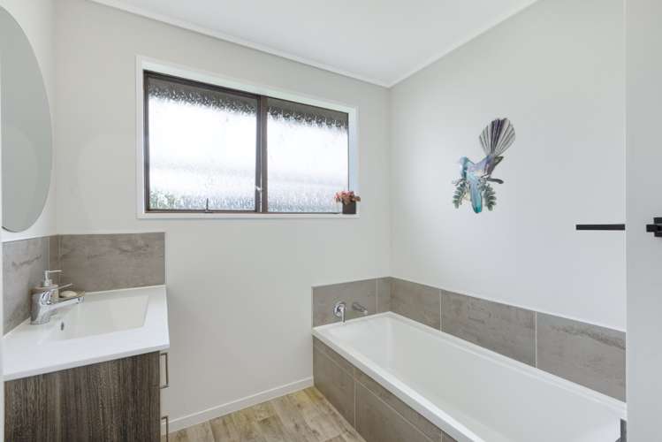 36 Sylvania Drive Matua_12