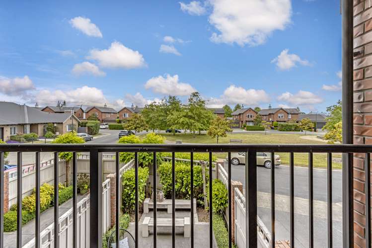 12 Henley Green Northwood_13