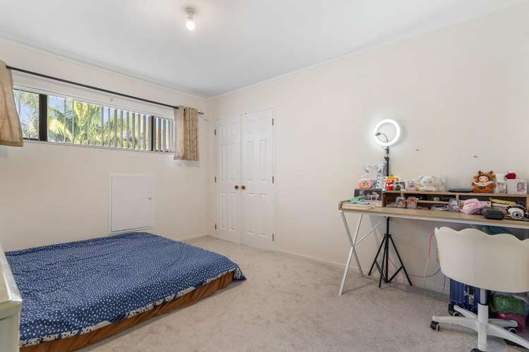 34 Saint Annes Crescent Wattle Downs_11