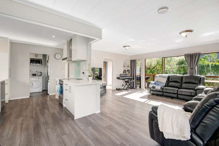 39 Gledstane Road Stanmore Bay_6
