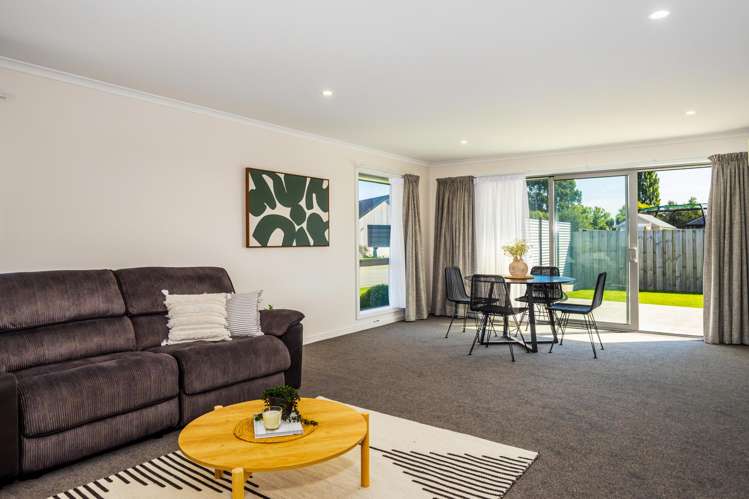 4 Redhaven Rise Netherby_13