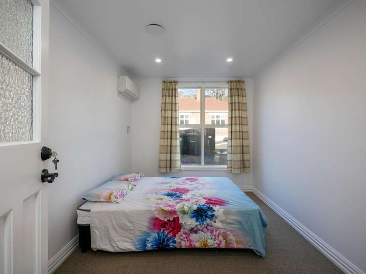 31 Royston Street North East Valley_23