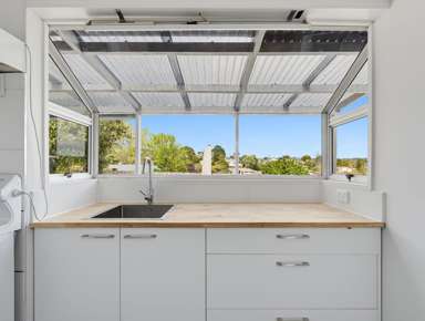 2/11 Longreach Drive_4