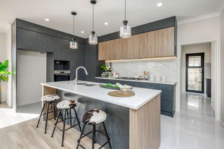 4 Uru Drive Flat Bush_12