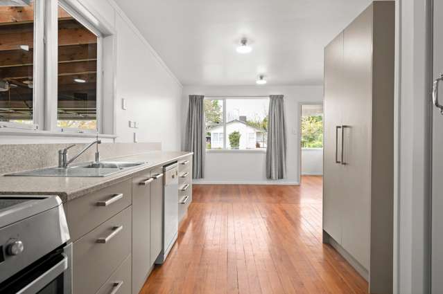 6 Forth Crescent Glenview_1