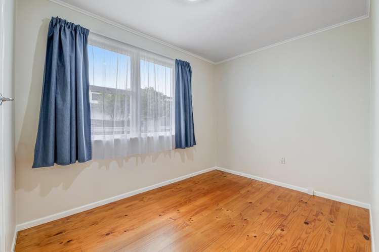 41 Centreway Road Orewa_12
