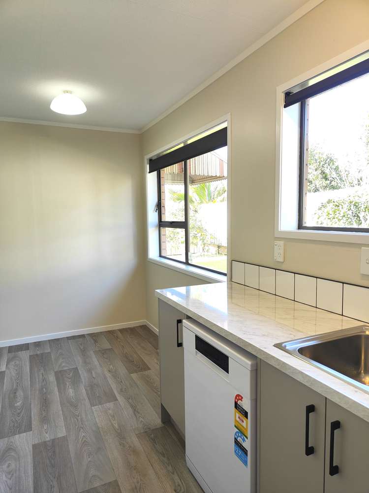 2/4 Rachael Place Farm Cove_9