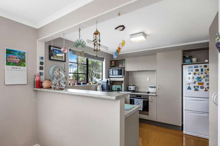 14 Brasenose Place Tawa_11