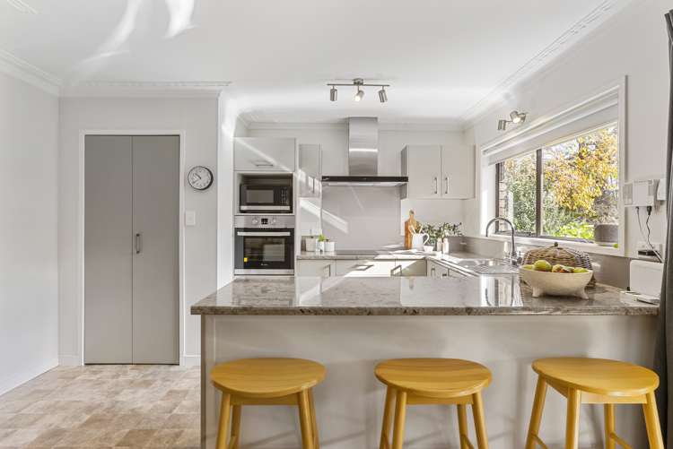 2/102 Rathgar Road Henderson_7