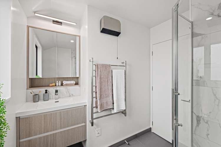 2/7 Cossar Street Burwood_9