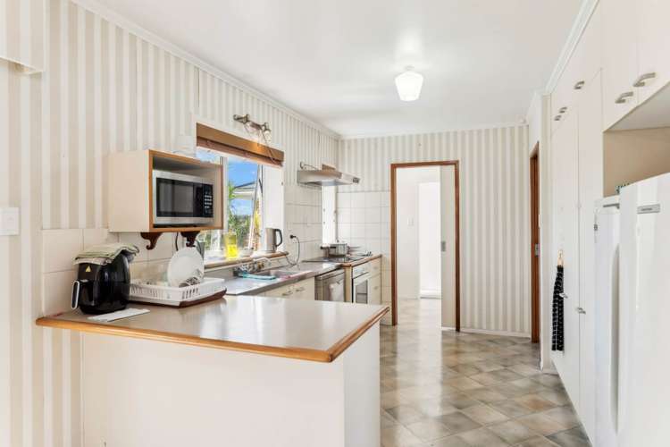 8 Camellia Place Mt Roskill_10