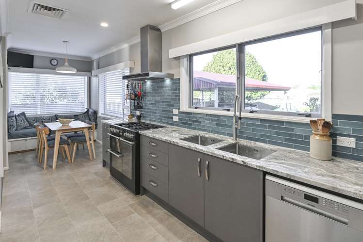 305 Frimley Avenue Frimley_6