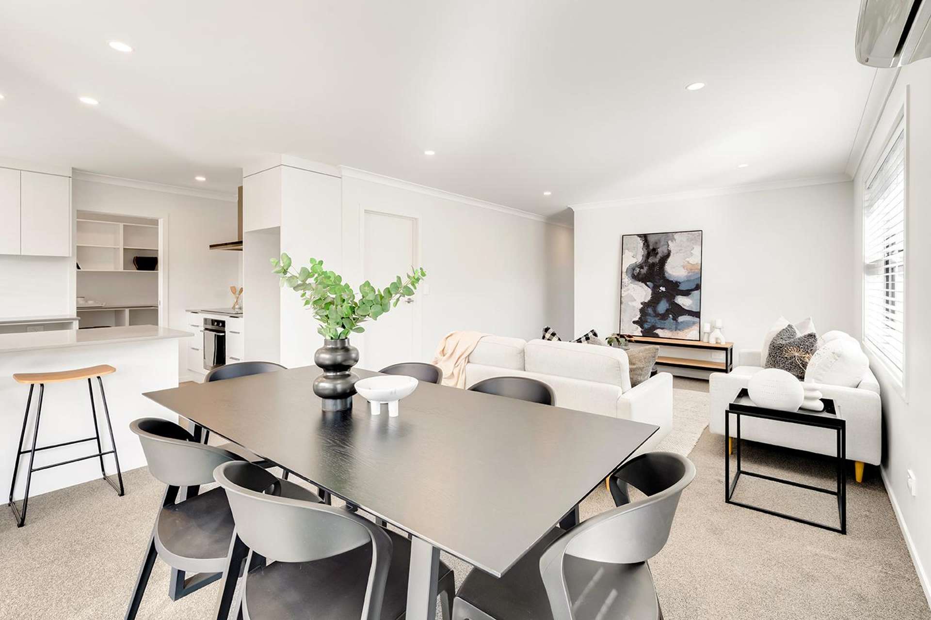 2/8 Jennian Avenue Rototuna_0