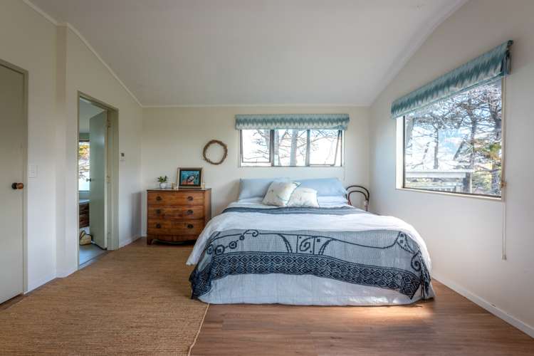 402 Orapiu Road Waiheke Island_25