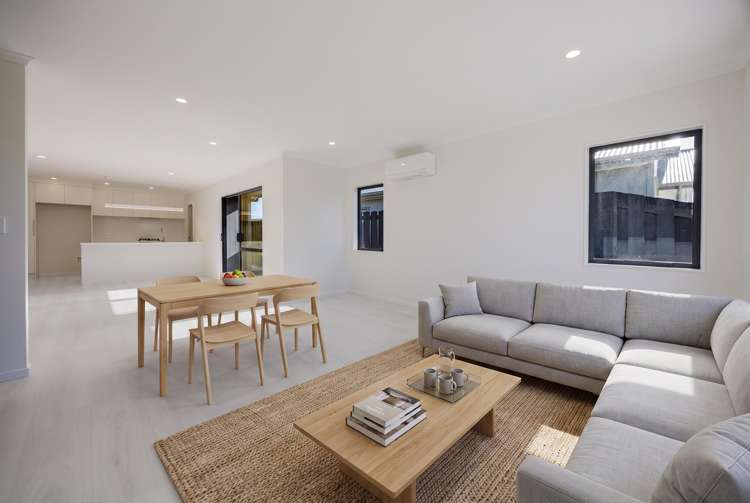19 Whites Way_3