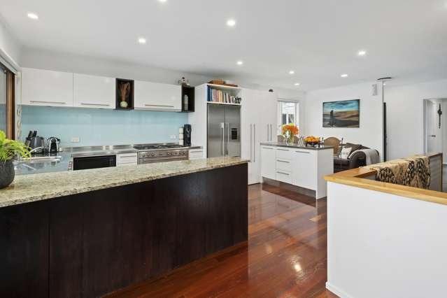 7 Highland Avenue Titirangi_4