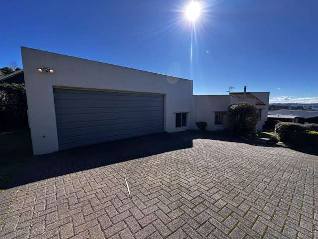 Modern Acacia Bay Family Home