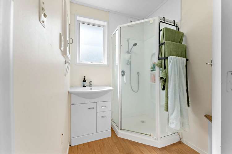 46 Castleton Street Birkdale_19