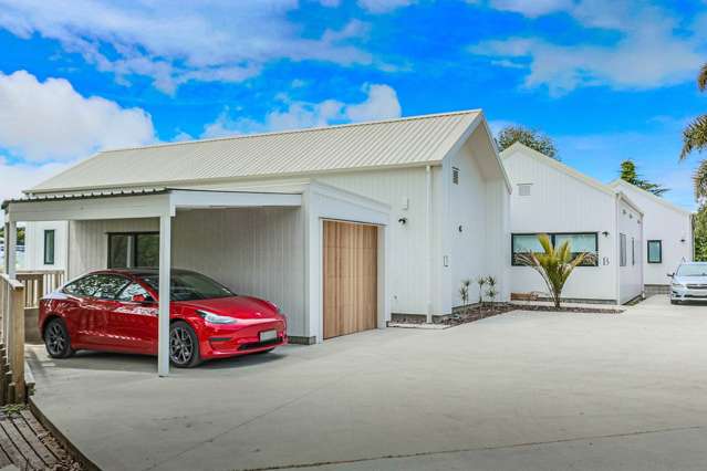 Grand 8-Bedroom Home with Minor Dwelling