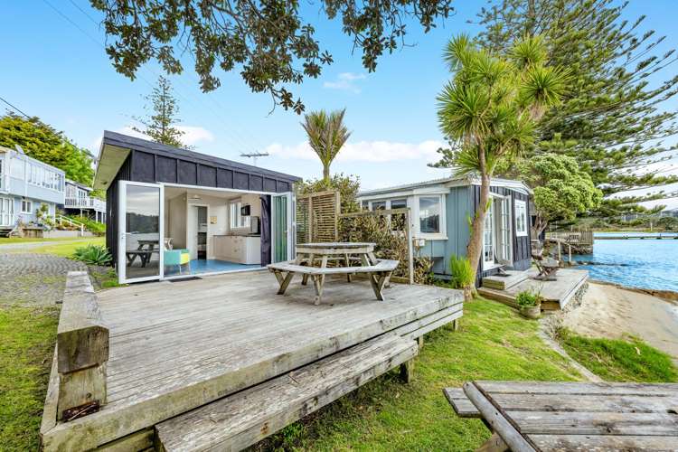 1334 Sandspit Road Sandspit_6