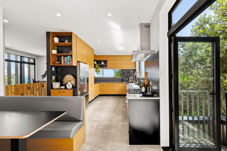 11 Edwin Mitchelson Road Muriwai_1